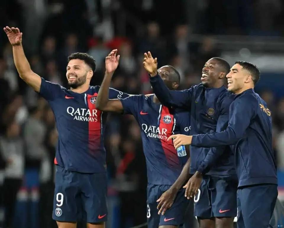 包含巴黎圣日耳曼锋线犀利，战胜对手晋级的词条