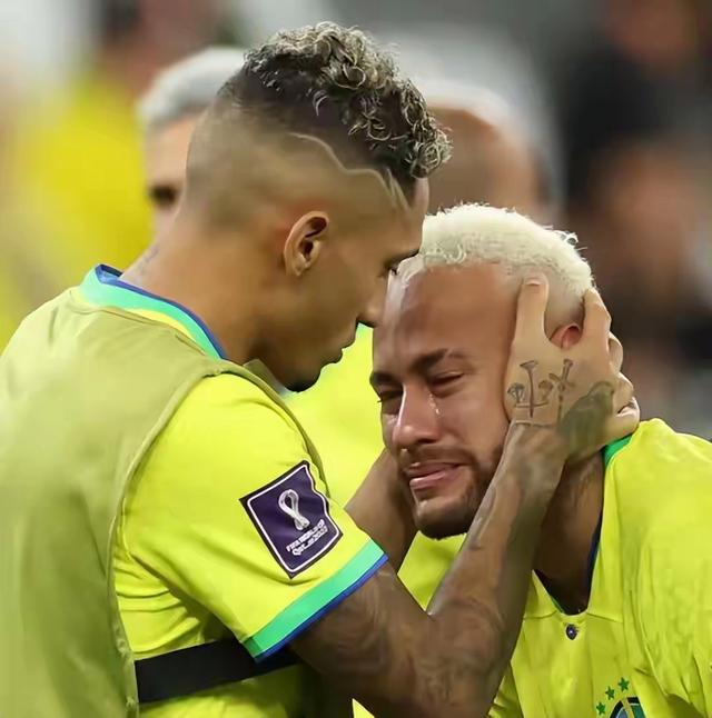 包含世界杯冠军赛场引发球迷热议,焦点谁是最强?的词条 包含世界杯冠军赛场引发球迷热议,焦点谁是最强?的词条