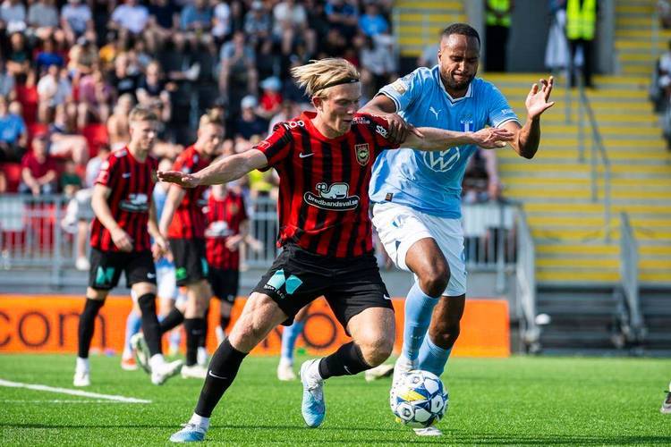 富勒姆中场球员在国际比赛中表现出色 富勒姆中场球员在国际比赛中表现出色