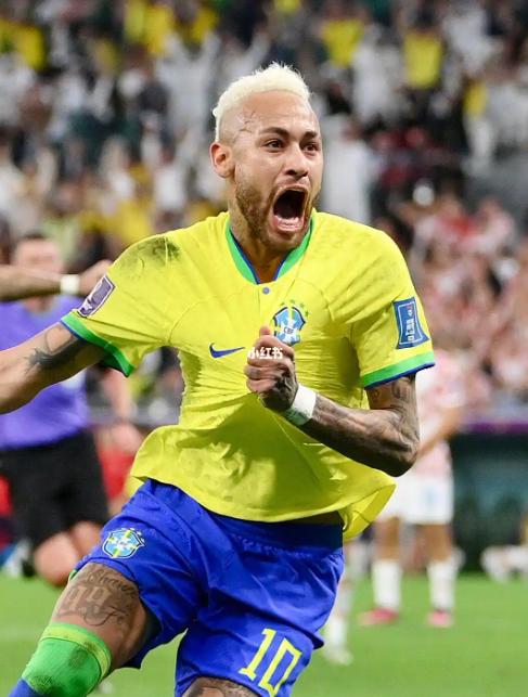 巴西国家队备战世预赛，内马尔展现领袖气质