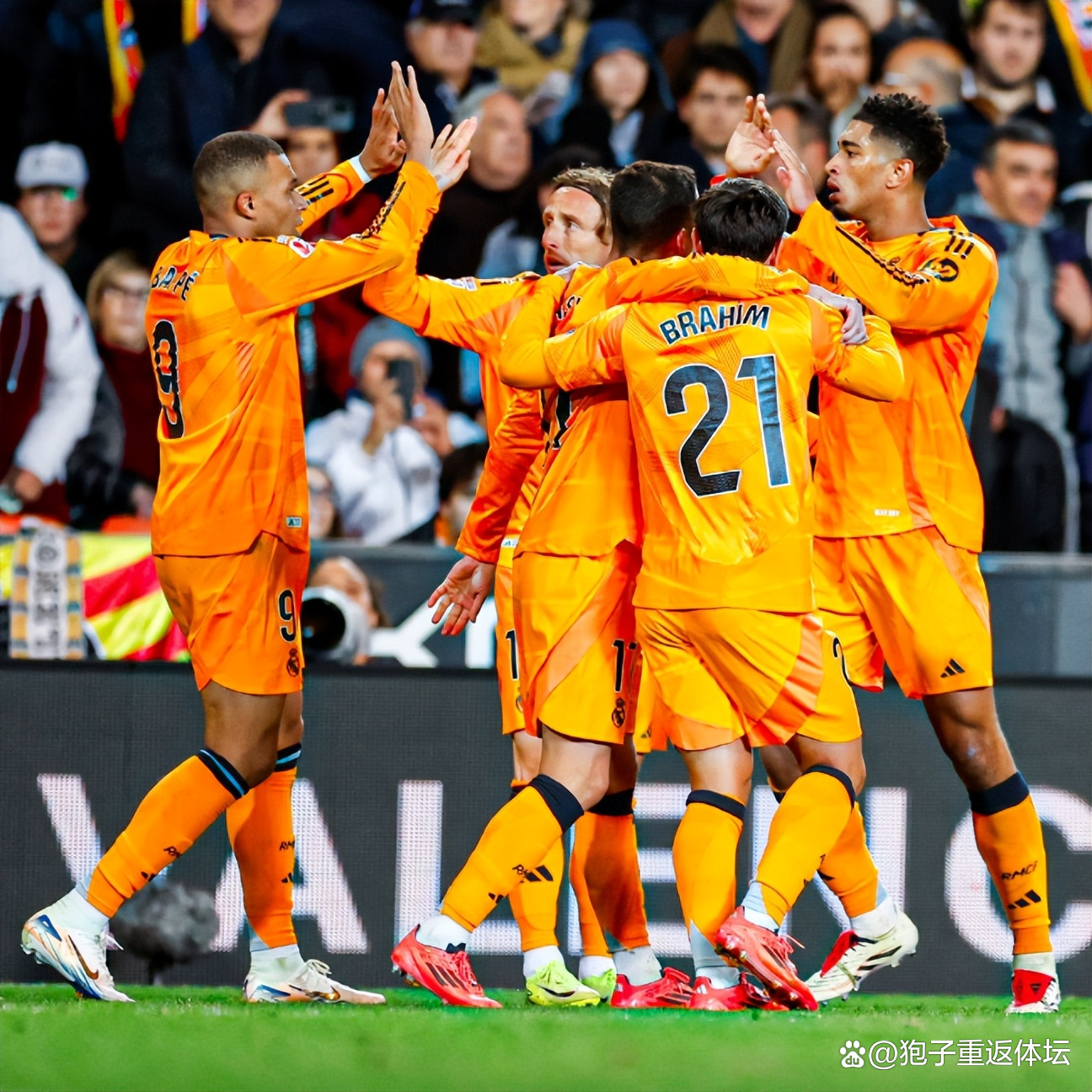 包含皇马客场不敌对手,卫冕格局仍需慎重思考的词条 包含皇马客场不敌对手,卫冕格局仍需慎重思考的词条