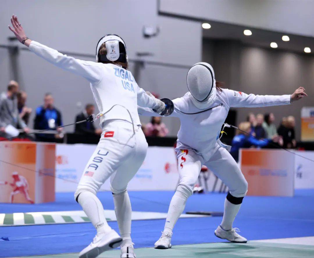 美国运动员在射击比赛中夺得银牌