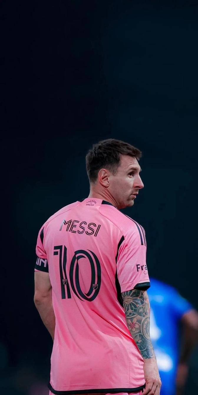 足球明星再次登场,球迷们期待已久 足球明星再次登场,球迷们期待已久