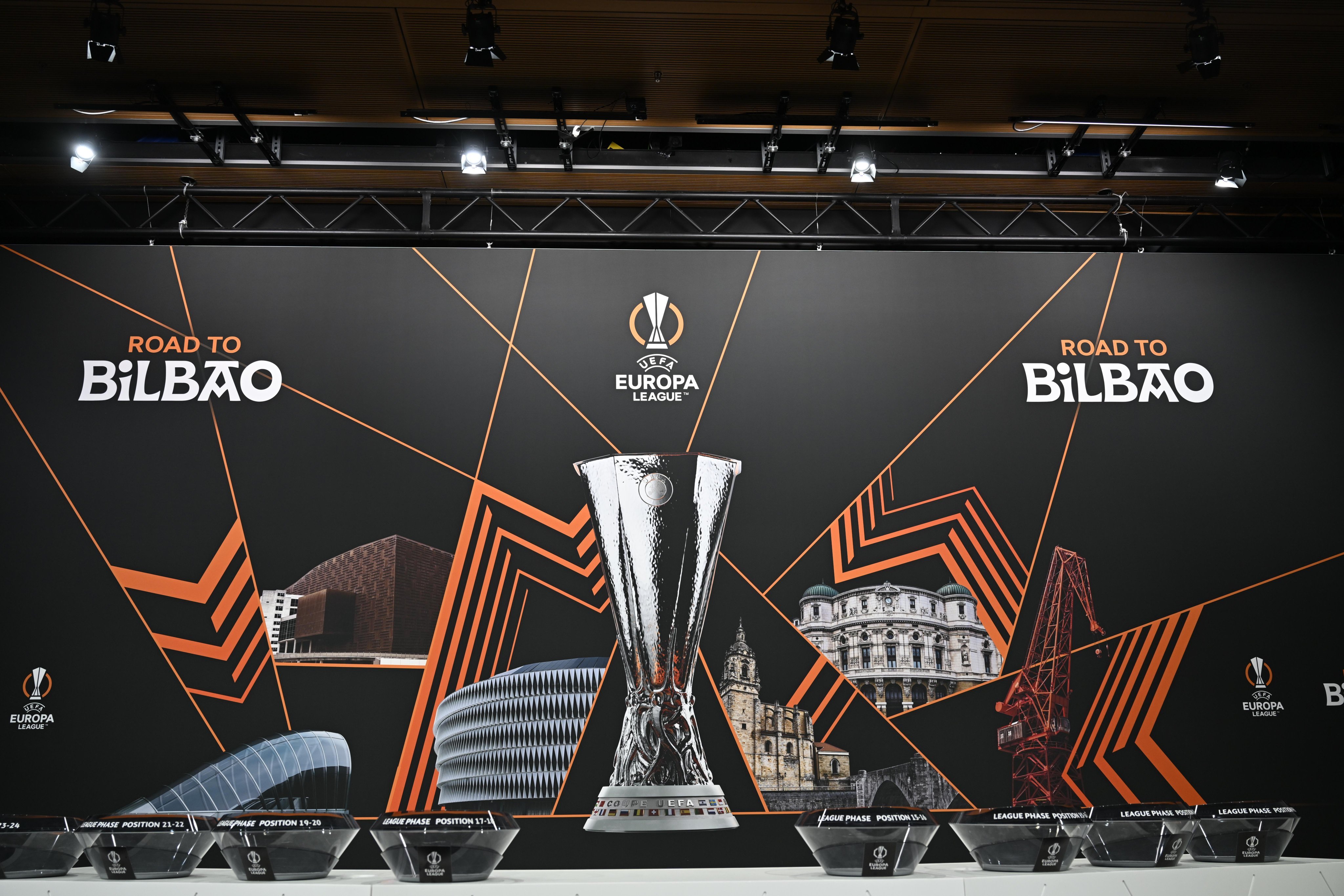 包含罗马惜败阿贾克斯,告别欧冠争夺的词条 包含罗马惜败阿贾克斯,告别欧冠争夺的词条