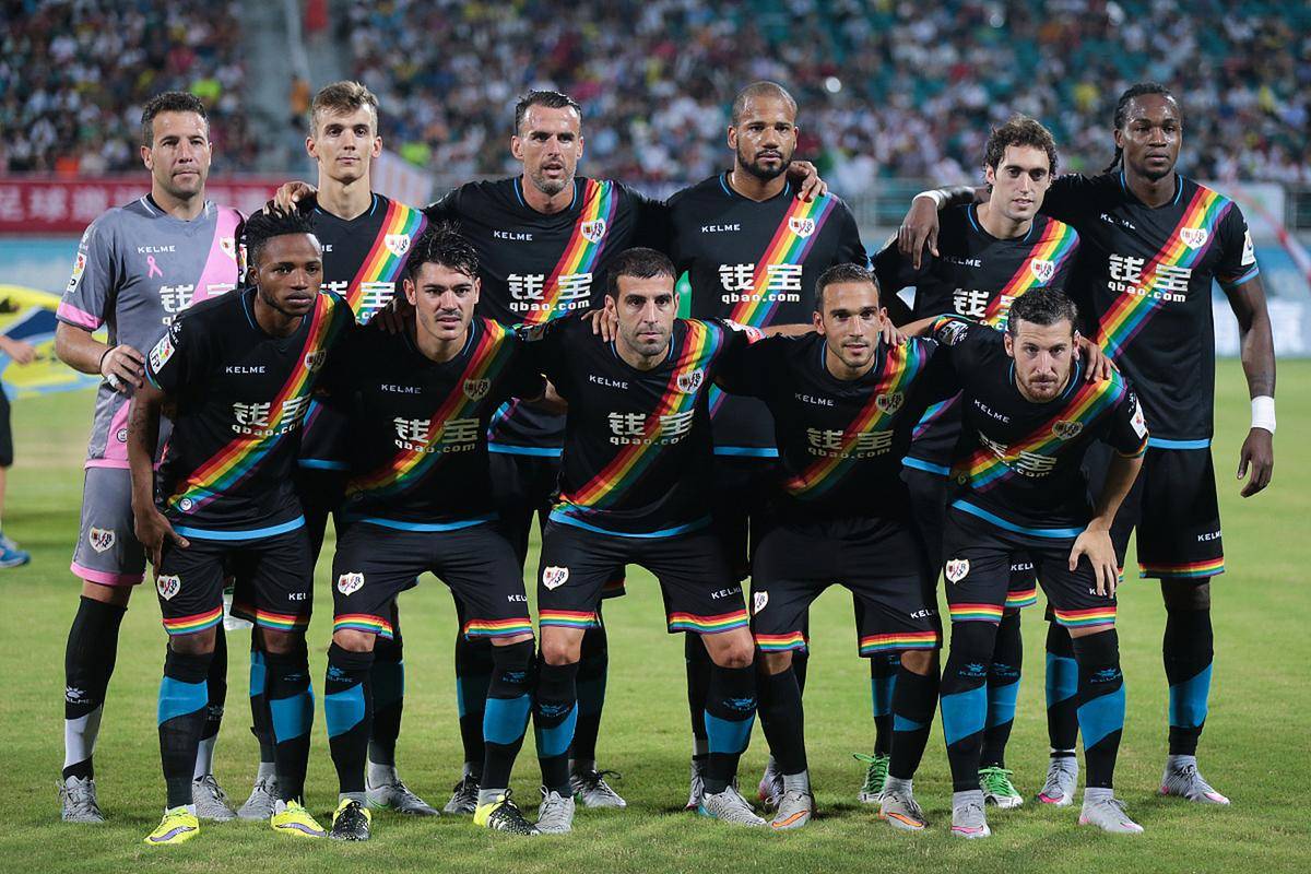 包含图卢兹球队晋升排名法甲中游积分稳固的词条