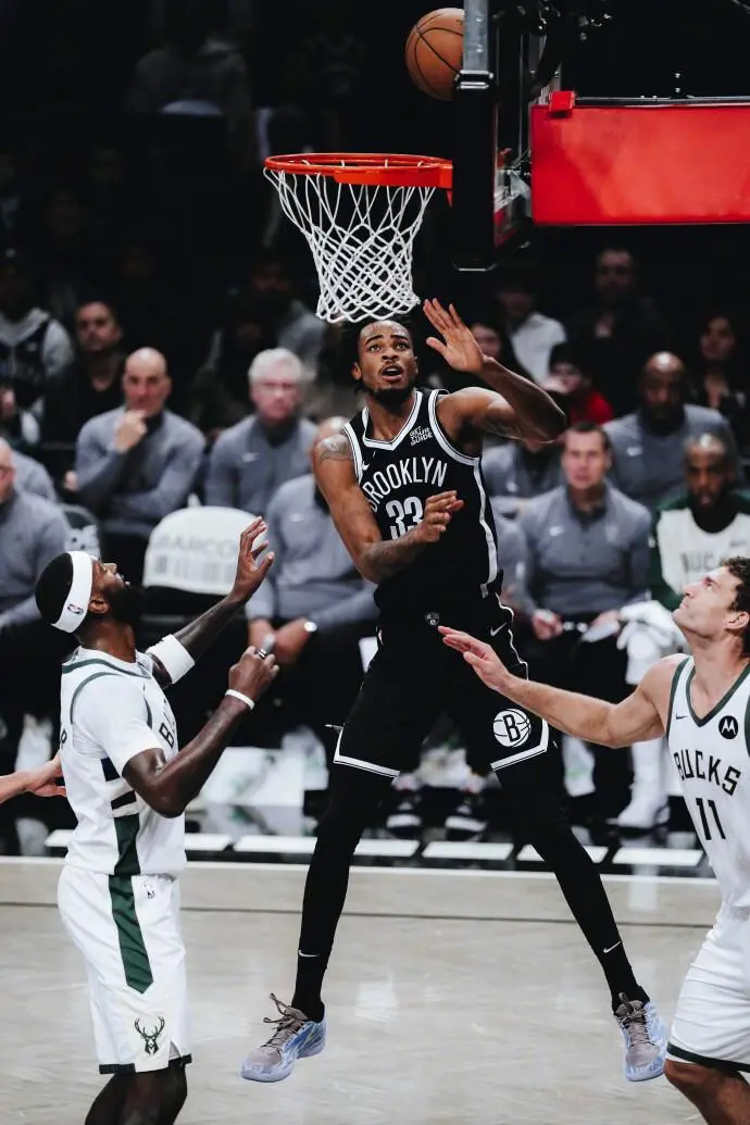 雄鹿再胜篮网，字母哥砍下二十分霸气十足的简单介绍