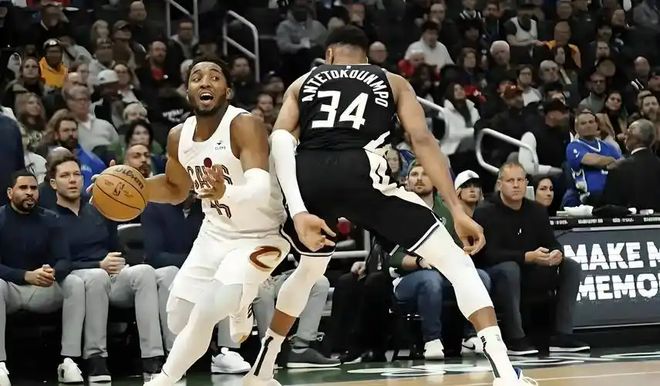 雄鹿再胜篮网，字母哥砍下二十分霸气十足的简单介绍