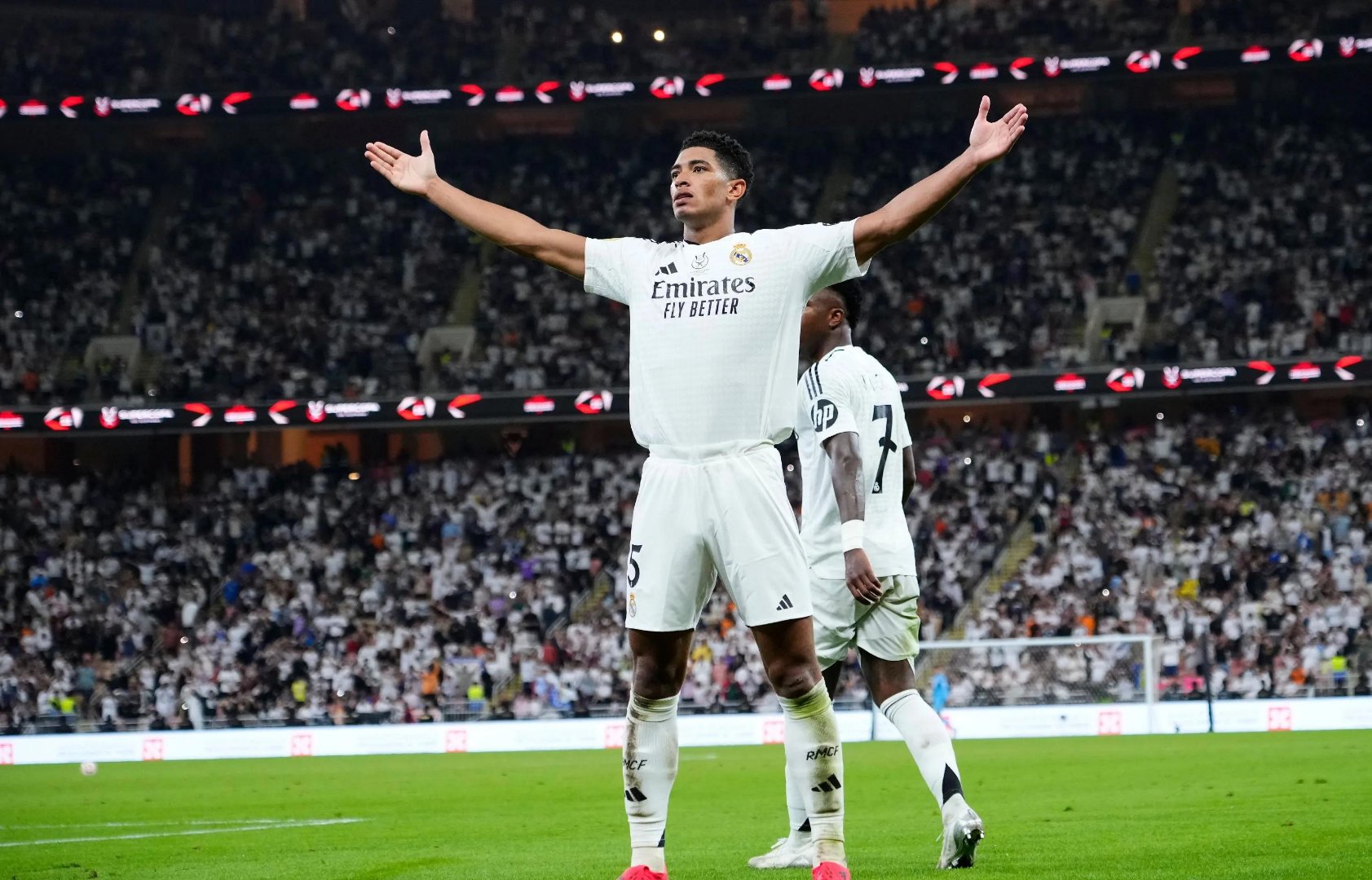 包含西班牙轻取尤文，德布劳内逆转建功西甲的词条