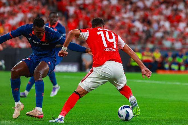 关于里尔1-3尼斯：法甲第11轮最新比赛结果，尼斯客场逆转取胜的信息