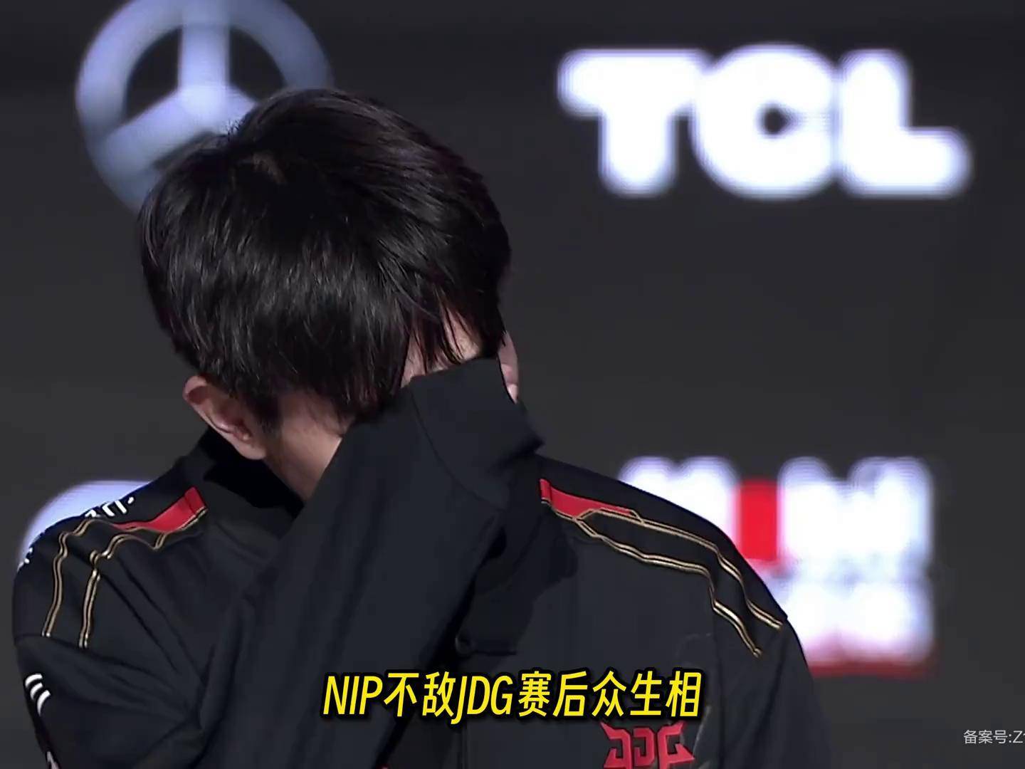 JDG横扫T1，Doinb团战一打五小组赛2:0（釜山）