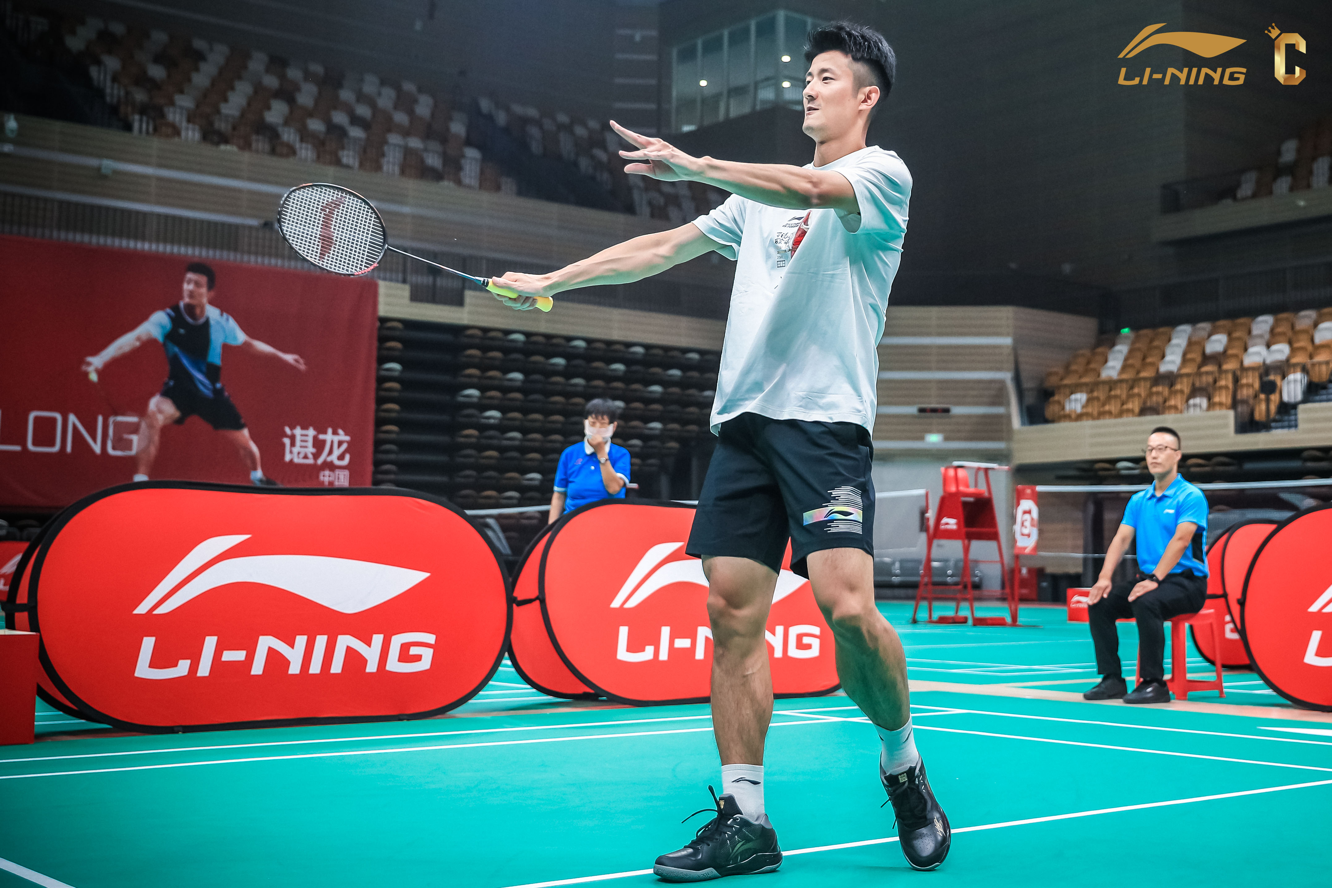 包含法国羽毛球队力克英格兰羽毛球队，谌龙送出助攻的词条