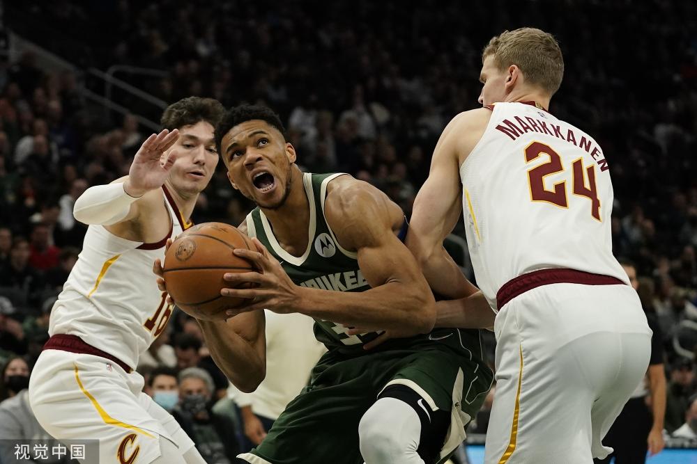 雄鹿擒雄鹿，一路领先