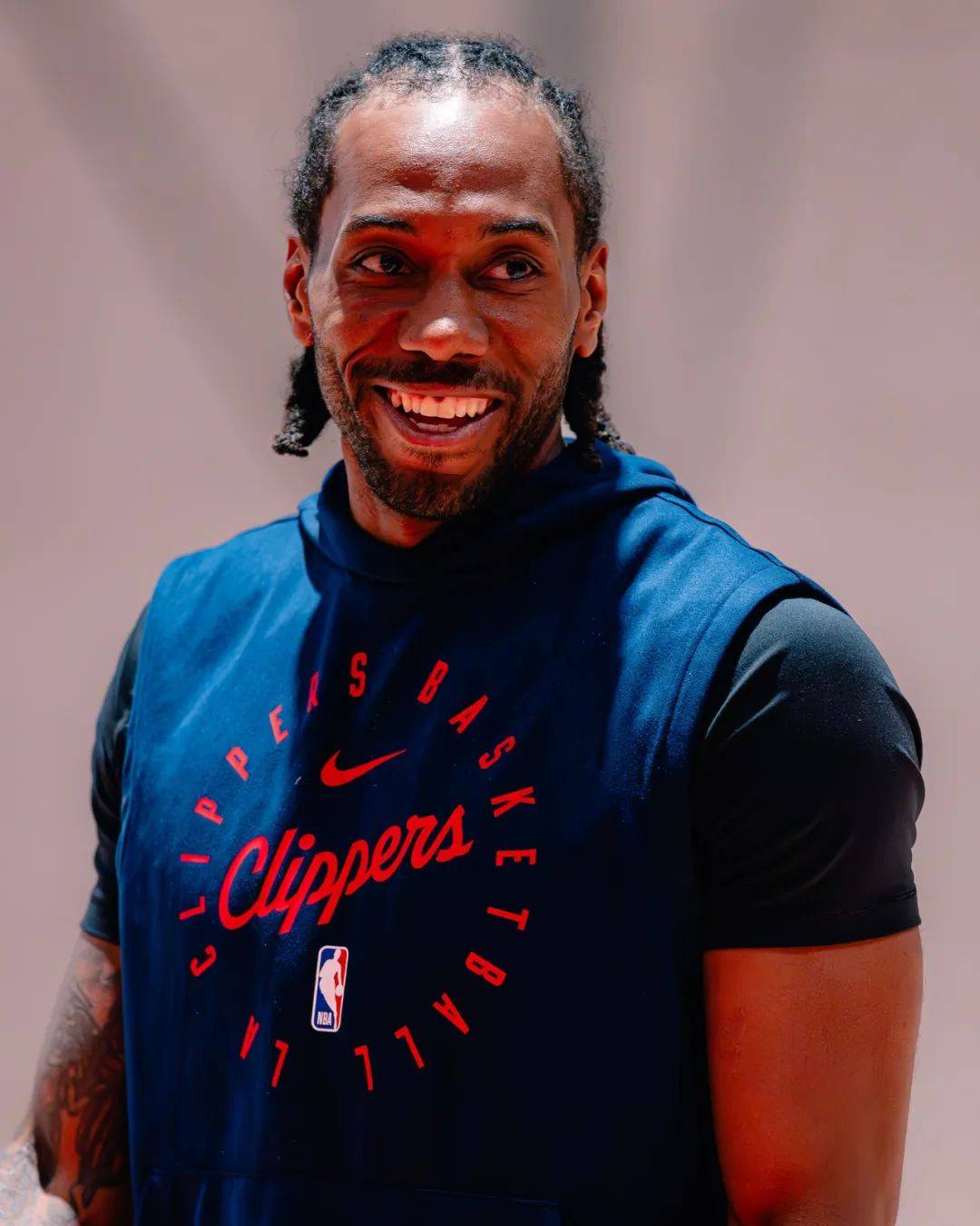 关于勇士B队力克墨西哥男篮，伦纳德惊艳世界的信息