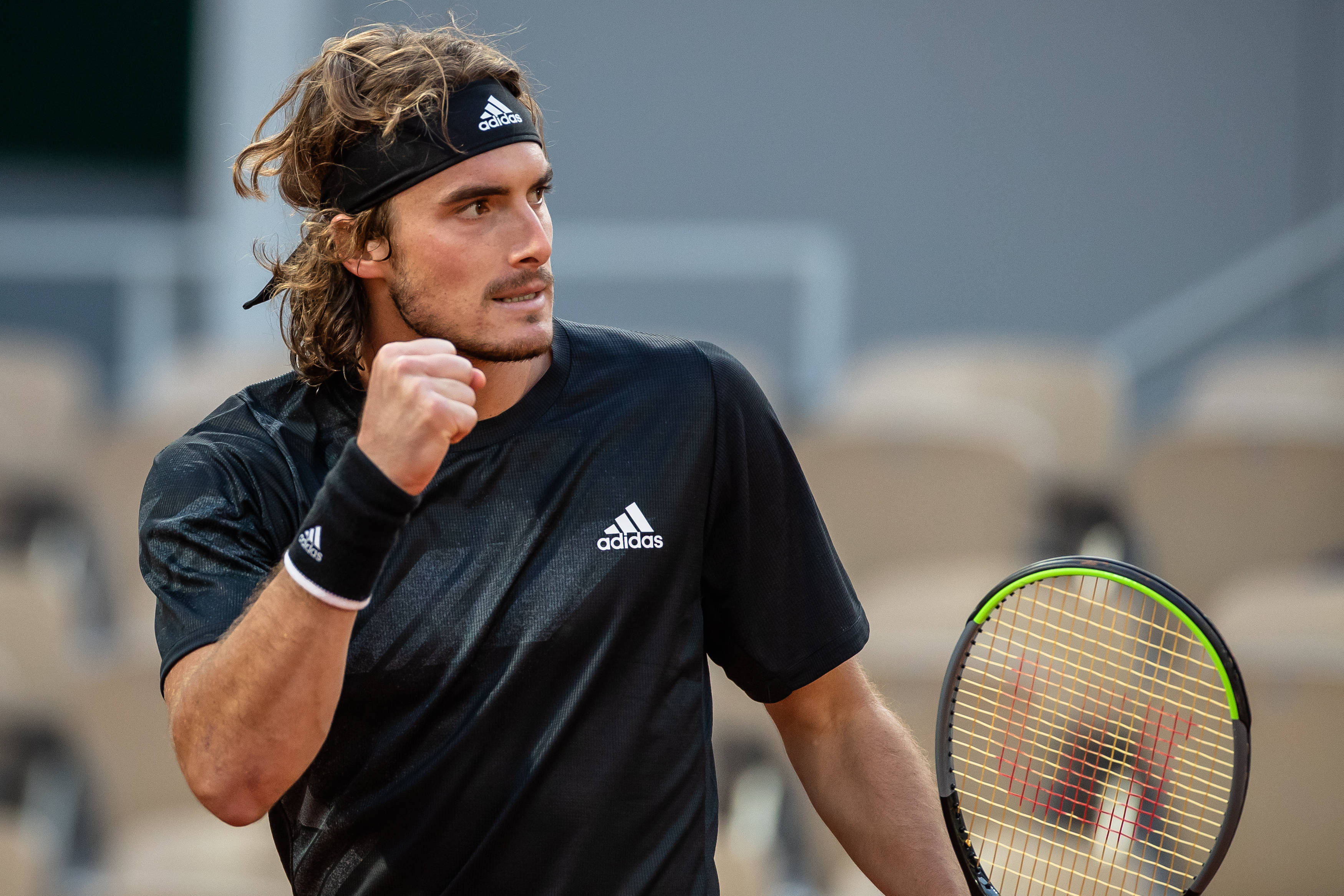 日本网球队完胜英国网球队，西西帕斯打破历史纪录的简单介绍