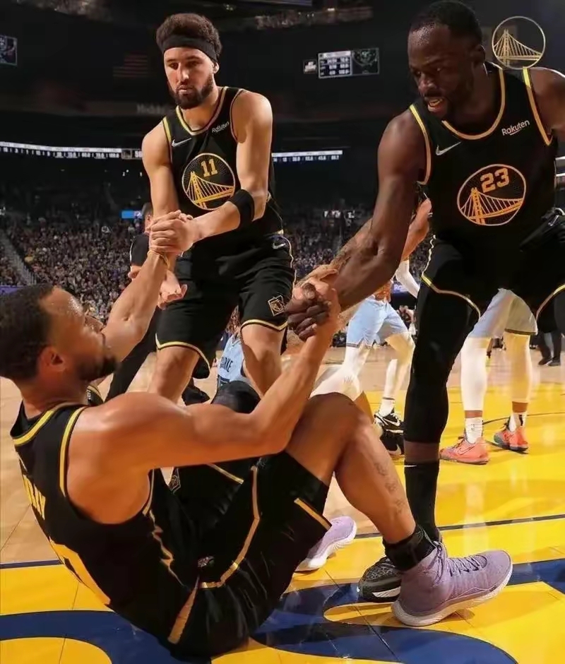 包含凯尔特人横扫雷霆，约基奇一己之力扛起全队的词条