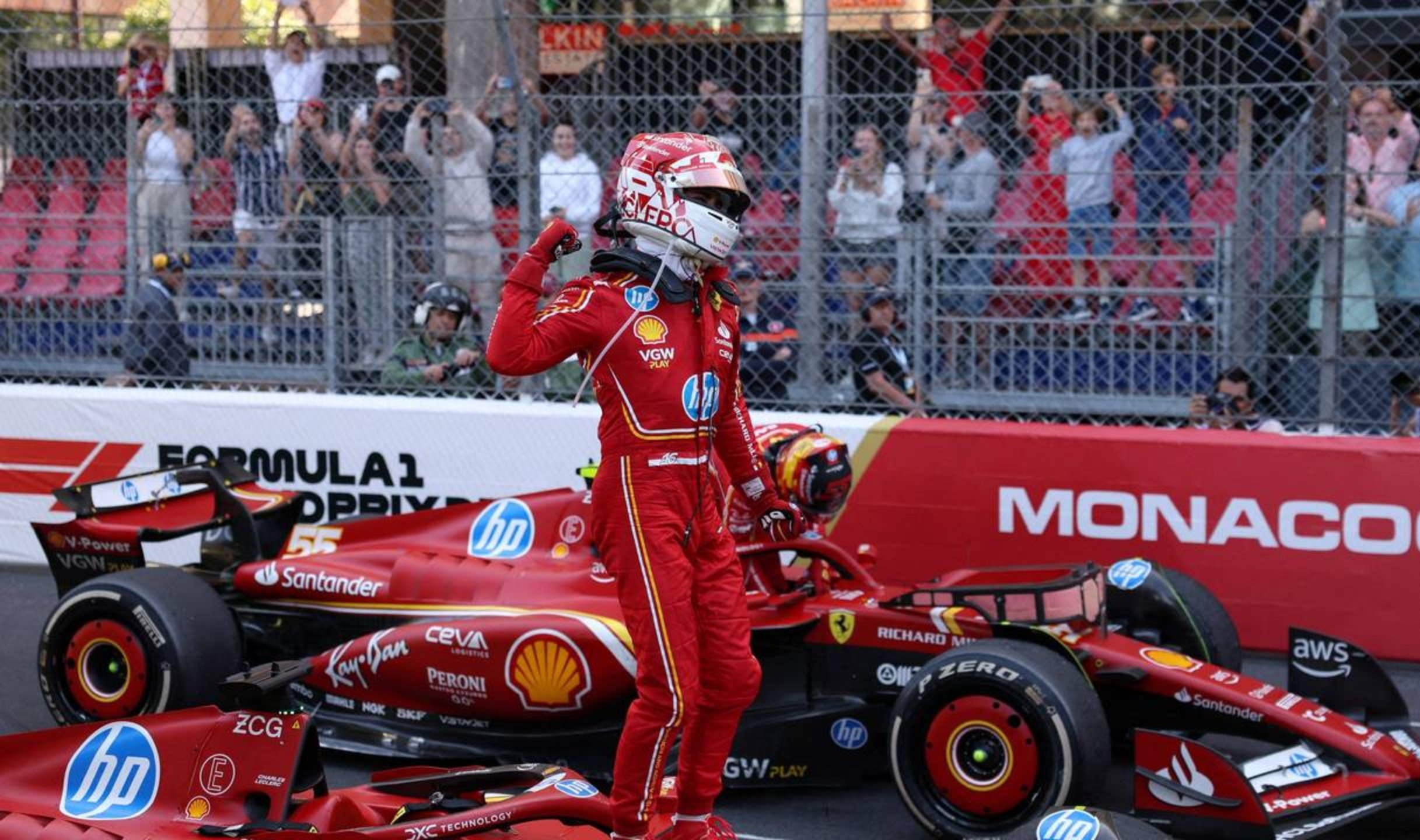 梅赛德斯碾压法拉利，皮亚斯特里统治全场