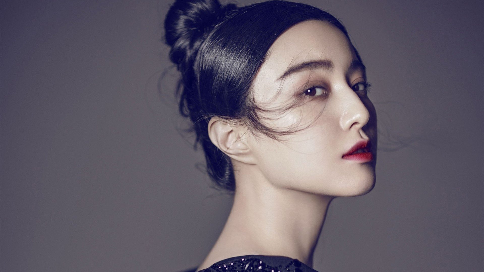 西甲国家德比再现欧冠智慧，欧洲红魔的战术密码如何点破曼城霸权？