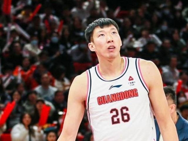 上海队战术压制广厦队，利拉德关键战不手软