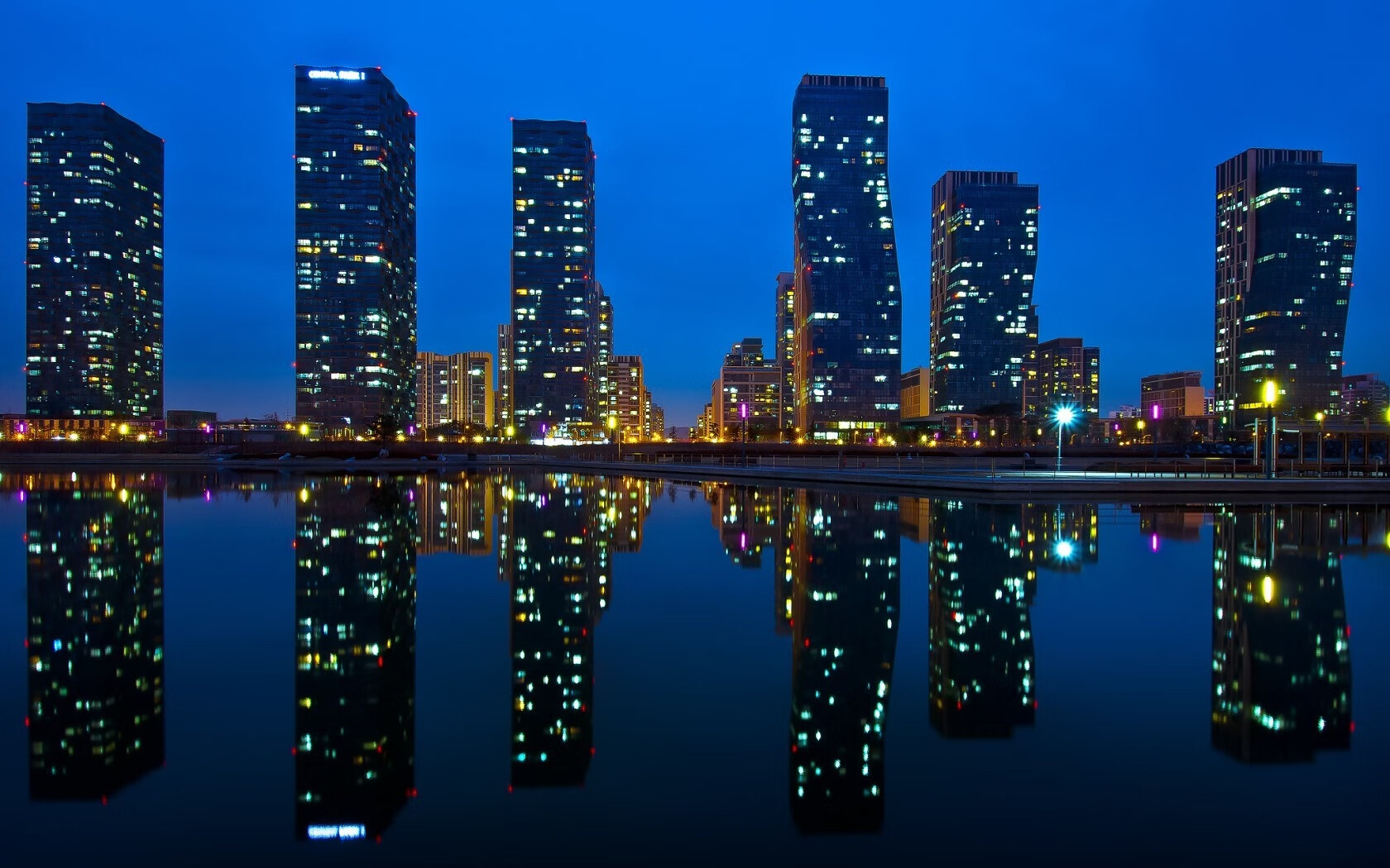 瑞典足球强势攻克马赛，京多安西决生死战铸就传奇—体育世界的双星闪耀